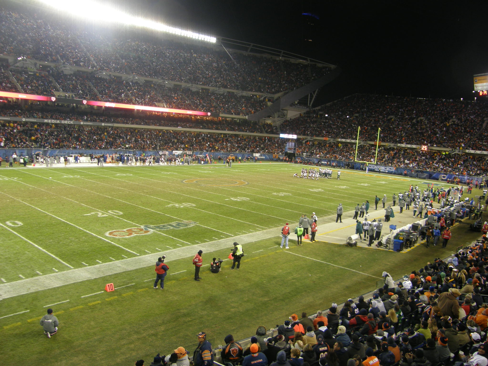 Sneaking Into the United Club: Eagles at Bears